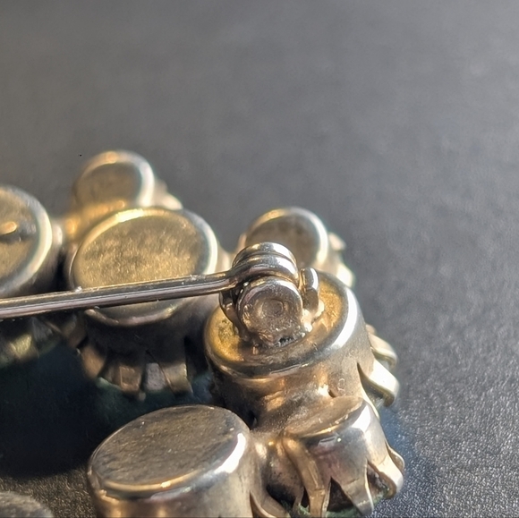 Vintage Green Aurora Borealis Rhinestone Brooch Mid Century Glam Old Money Retro - Picture 5 of 10